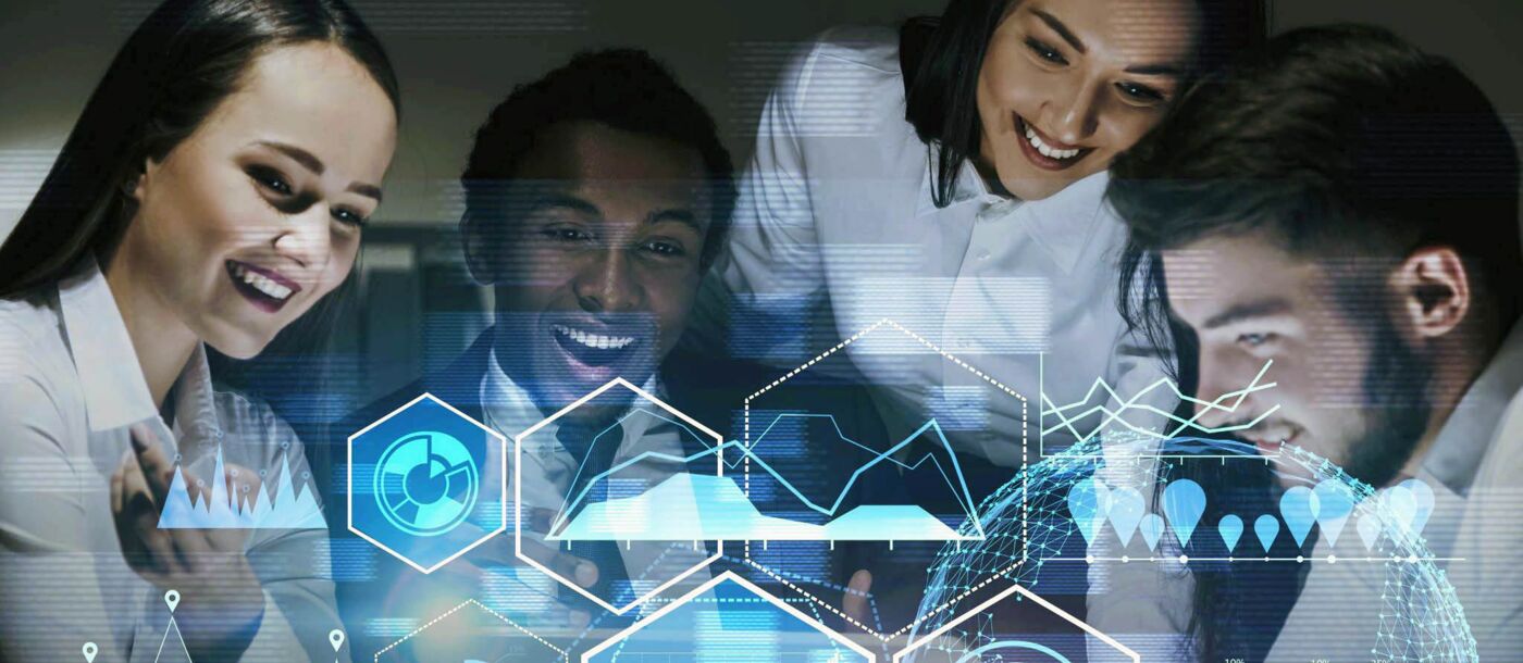 Teilnehmende vertiefen gemeinsam ihr Wissen zum Thema Arbeit 4.0